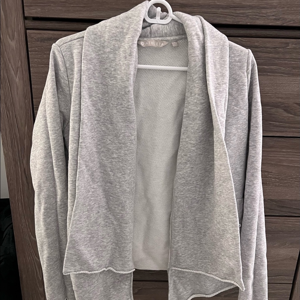 Comfy and Cute Athlete Sweatshirt Wrap!